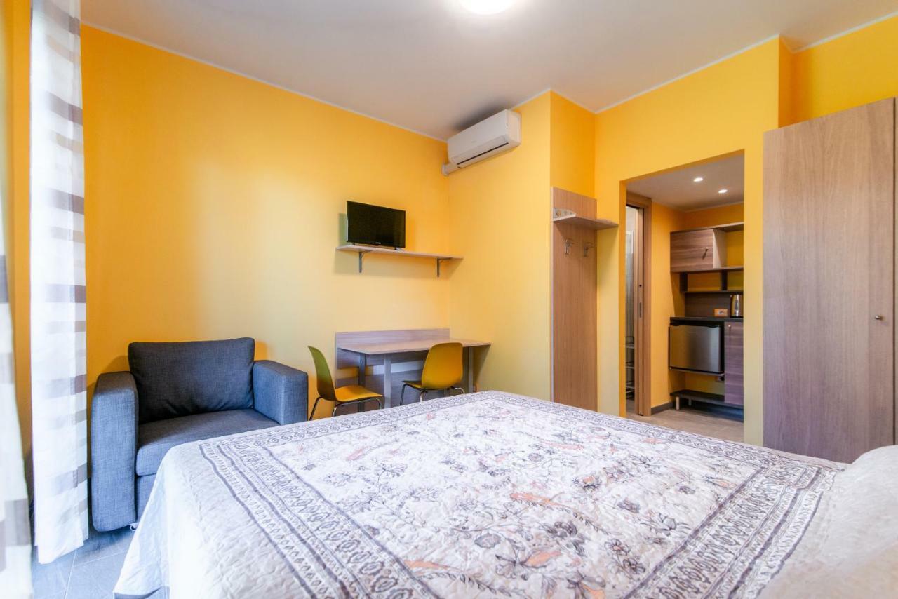 Casa Livio - Rooms And Studios Como Exterior foto